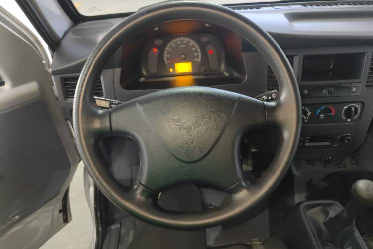 Used Wuling Zhiguang 2023 1.5L Practical Version 5/7 Seats