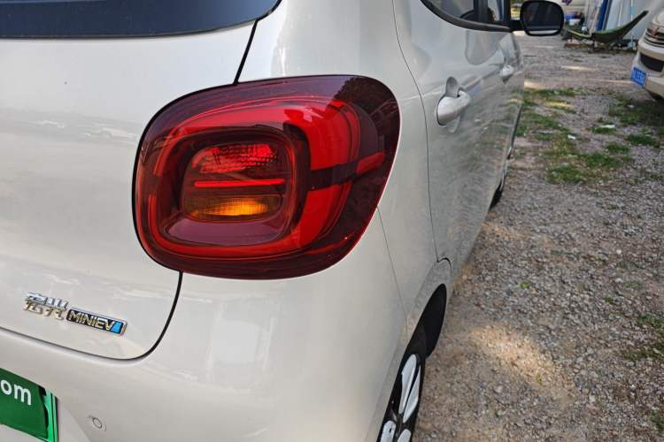 Used Wuling Hongguang MINIEV 2025 Four-Door Version Advanced Edition
