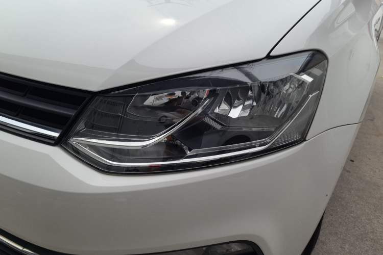 Used Volkswagen Polo 2014 1.6L Automatic Comfort Edition
