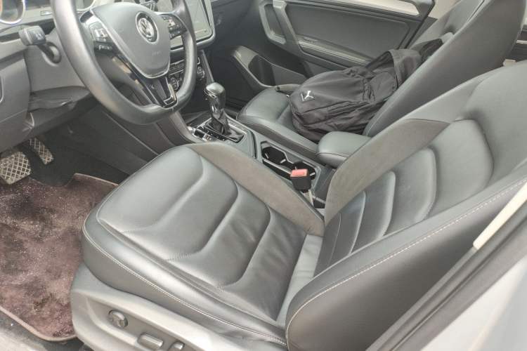 Used Volkswagen Tiguan L 2019 Revised 330TSI Automatic Two-Wheel Drive Smart & Luxury Edition China VI Standard Left Front Seat