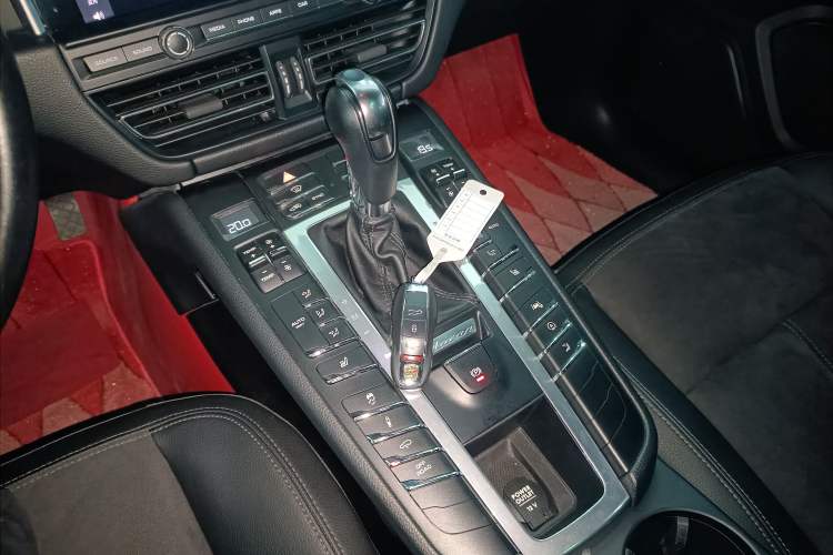 Used Porsche Macan 2018 Macan 2.0T