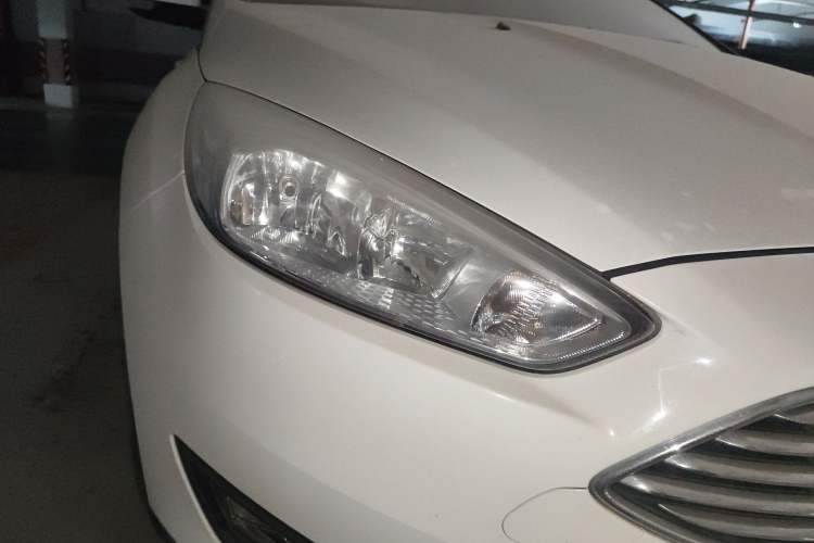 Used Ford Focus 2015 Sedan 1.6L Automatic Comfort Model
