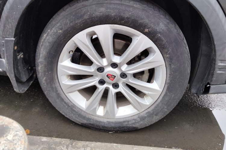 Used Roewe RX5 2016 Revised Version 20T Two-Wheel Drive Manual Transmission Luxury Edition
