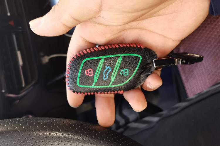 Used Roewe i5 2021 1.5L CVT Black Gold Edition