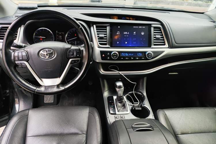 Used Toyota Highlander 2018 2.0T Four-Wheel Drive Prestige Version 7 Seats China V Emission Standard