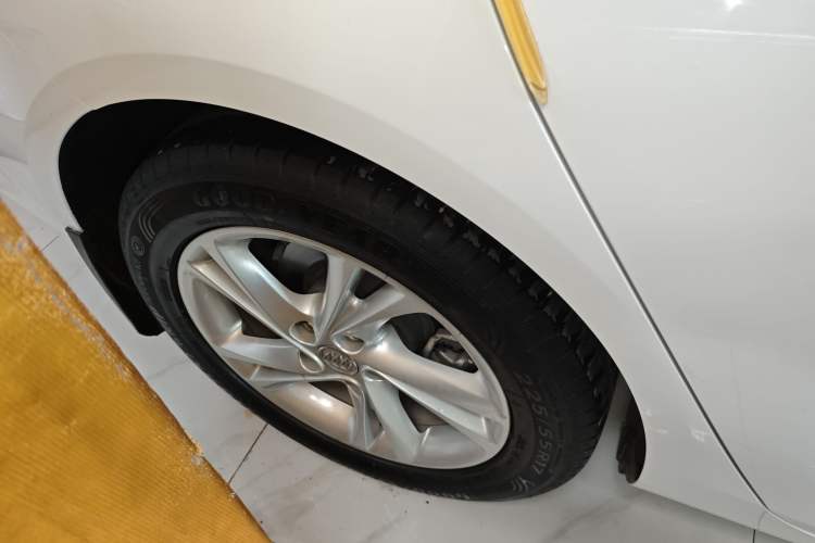 Used Buick Regal 2020 552T Elite Edition Right Rear Wheel Hub