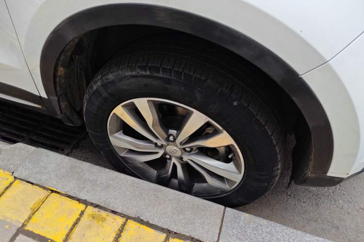 Used Geely Auto Emgrand X7 Sport 2016 1.8TD Automatic ZhiZun Version