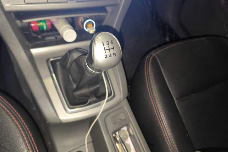 Used Ford Focus 2011 Hatchback 1.8L Manual Comfort Model Gear Lever