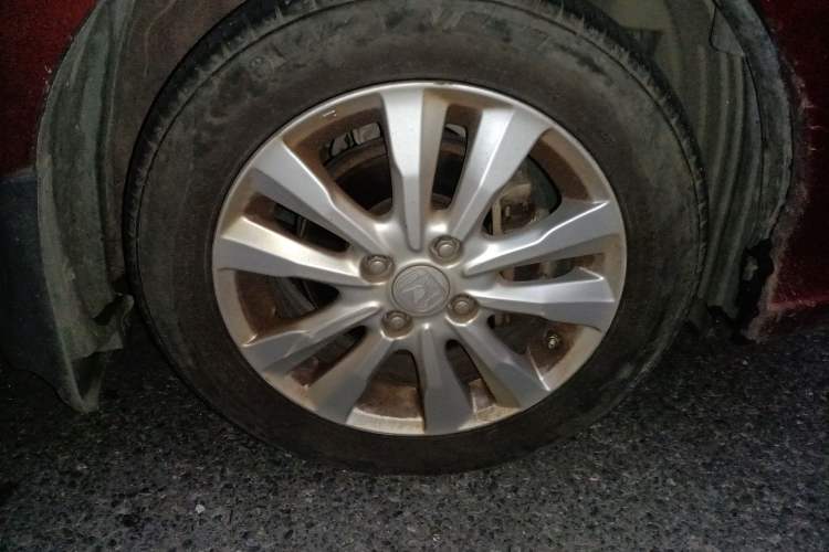 Used Honda City Classic 2012 1.5L manual Elite Edition Right Front Wheel Hub