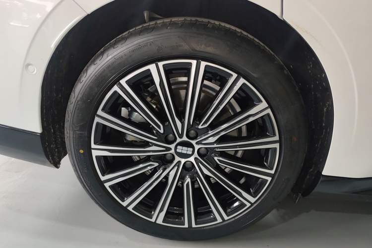 Used Geely Galaxy 8 2025 130km EM-P Starship Edition Exterior 5