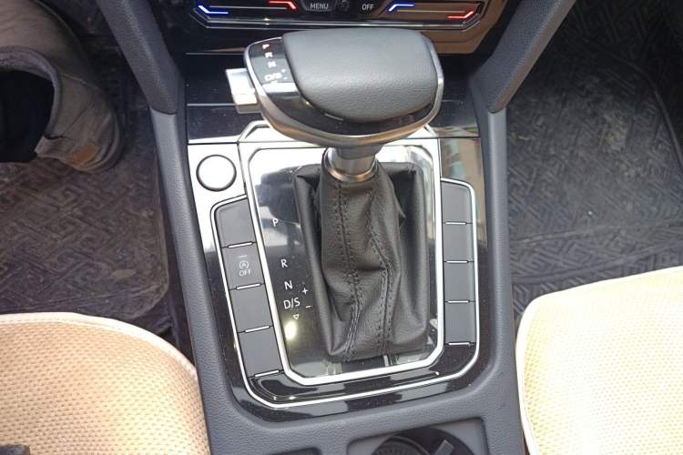 Used Volkswagen Magotan 2023 2 Million Units Limited Edition 330TSI DSG Leading Version