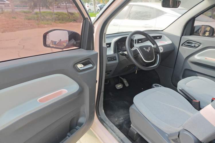 Used Wuling Hongguang MINIEV 2021 Macaron Premium Model – Lithium Iron Phosphate