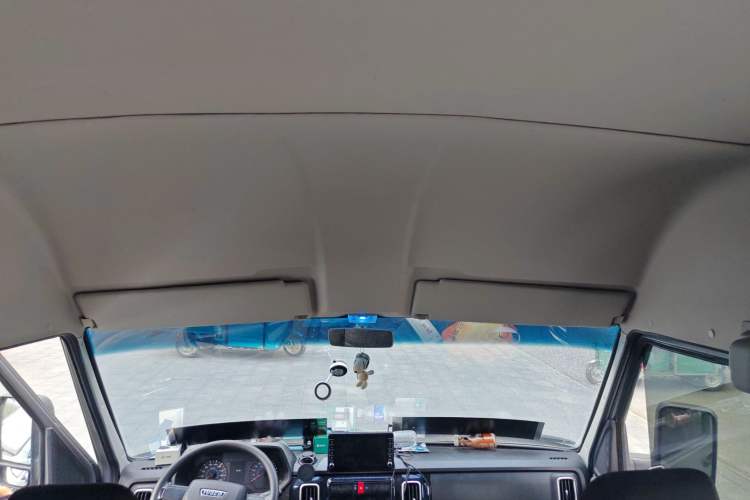 Used Iveco Daily 2023 2.5T A37M1 Multi-Purpose Passenger Vehicle Long Wheelbase Mid-Roof Design Dual Side Sliding Doors Automatic Transmission
