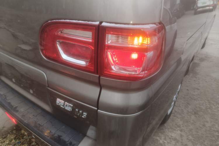 Used FORTHING Lingzhi 2023 M5L 1.6L Base Model 5 Seats
