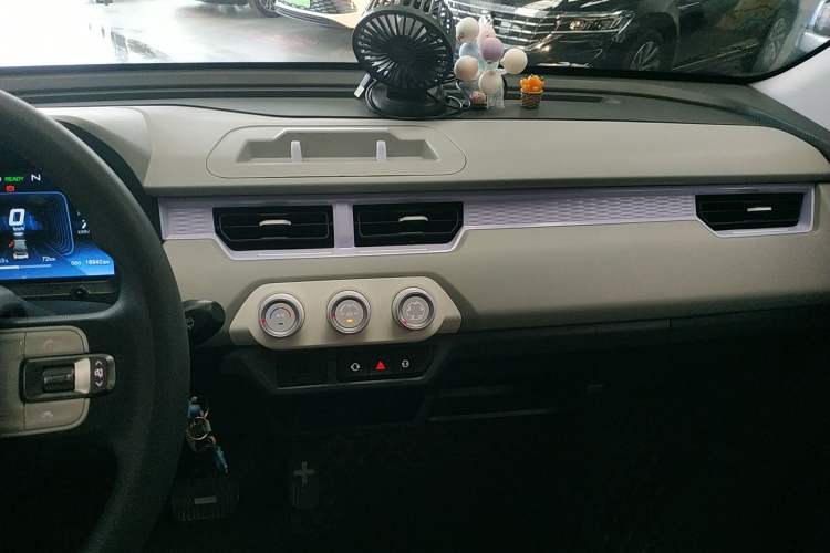 Used Chery QQ Ice Cream 2022 170km Sundae Phosphate Lithium-Ion