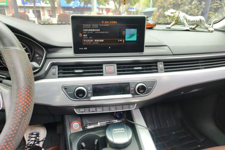 Used Audi A4L 2018 30th Anniversary Edition 40 TFSI Fashion Model
