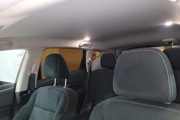 Used Nissan Murano 2021 2.5L XE Two-Wheel Drive Elite Edition Headliner