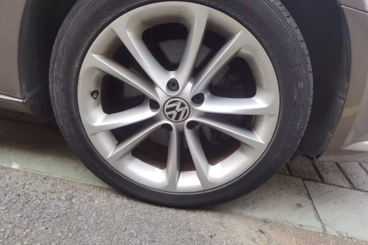 Used Volkswagen FAW-Volkswagen CC 2012 2.0 TSI Ultimate Edition Right Front Wheel Hub