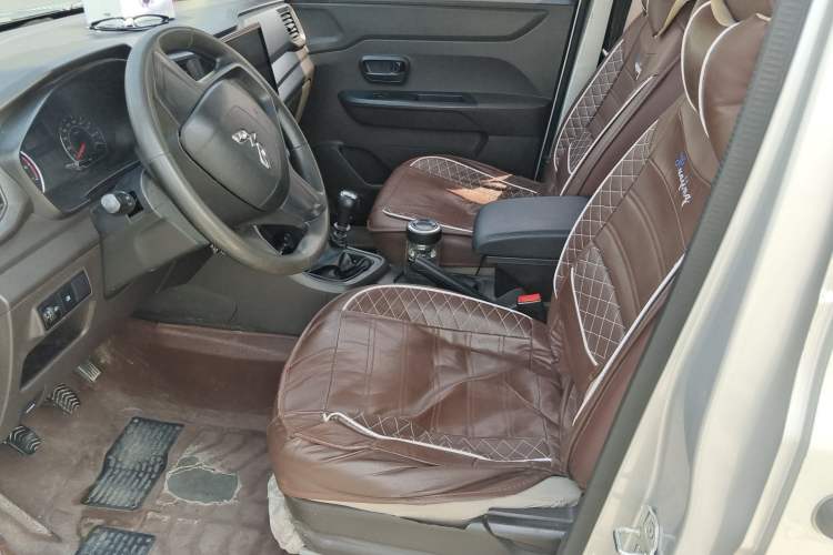 Used Wuling Hongguang V 2019 1.5L Jingqu Version China VI LAR