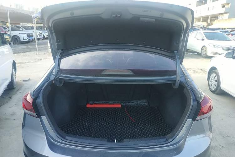 Used Hyundai Elantra (6th Generation / Lingdong) 2018 1.4T Dual-Clutch Xuan Dong · Dynamic Edition Trunk