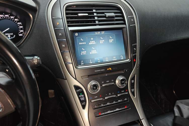 Used Lincoln MKX 2017 2.0T Two-Wheel Drive Deluxe Edition
