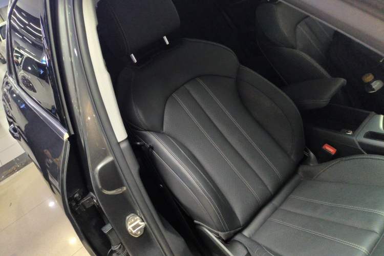 Used Audi A4L 2020 40 TFSI Luxury Dynamic Model
