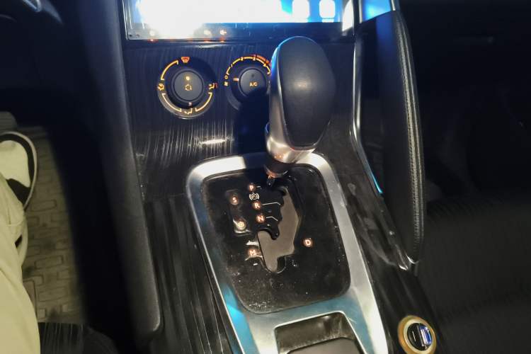 Used Peugeot 3008 2013 2.0L Automatic Classic Edition
