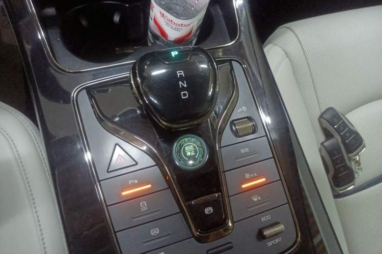 Used BYD e9 2021 Business Edition
