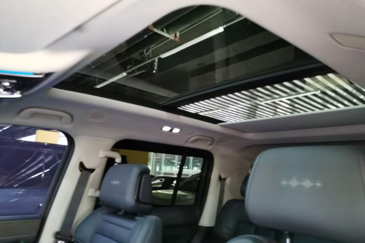 Used Formula Leopard 5 2023 Navigator Edition
