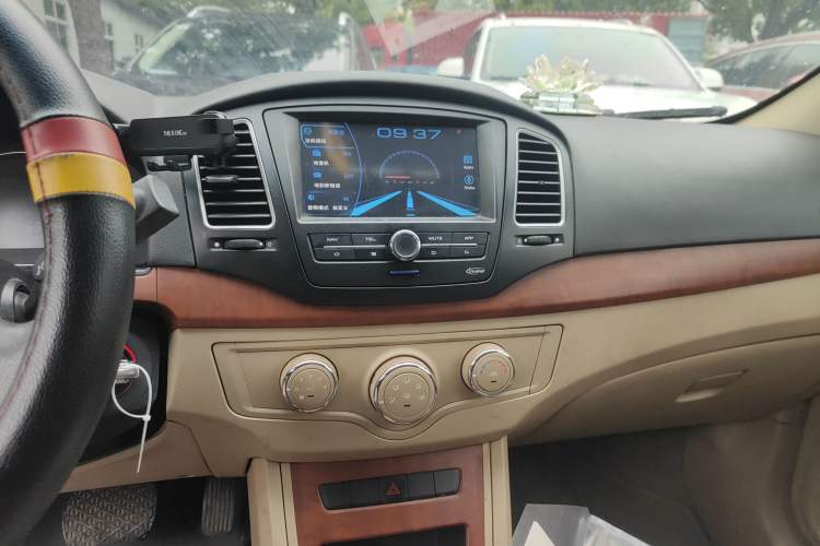 Used Roewe 350 2014 1.5L Automatic Xunyue Version Audio And AC Panel