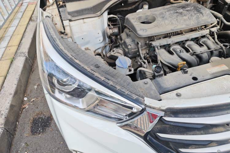 Used Hyundai ix25 2017 1.6L Automatic Smart Version Right Front Headlight