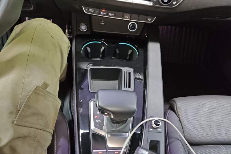 Used Audi A4L 2023 40 TFSI Bang & Olufsen Starry Night Edition Gear Lever