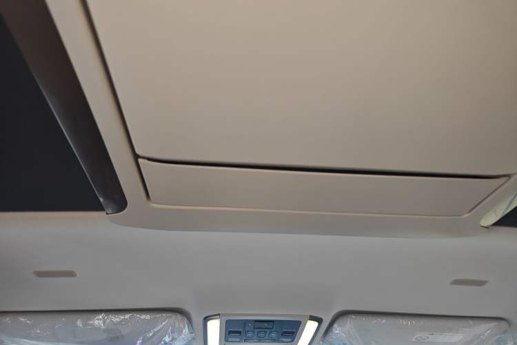 Used Toyota Alphard 2024 Dual-Engine 2.5L Deluxe Edition
