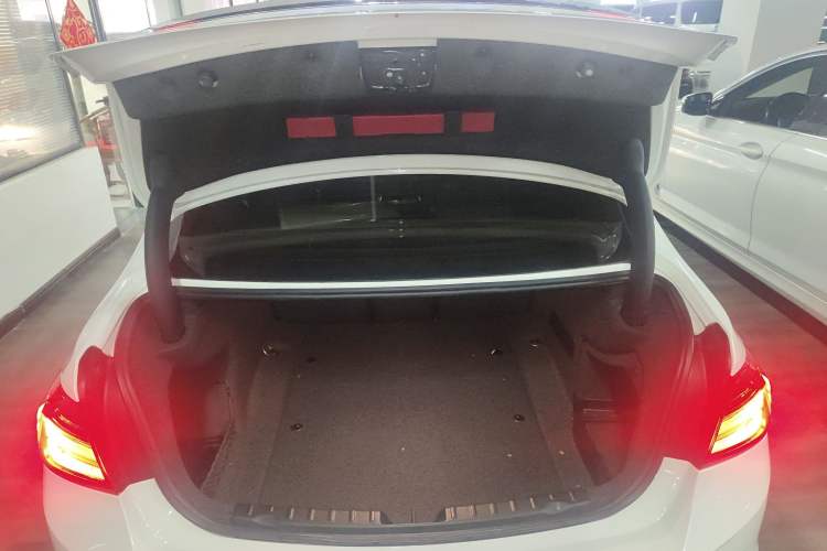 Used BMW 3 Series 2014 328Li Fashion Model
