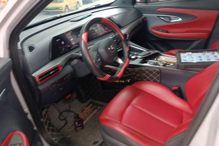 Used CHANGAN UNI-T 2020 1.5T Prestige Version
