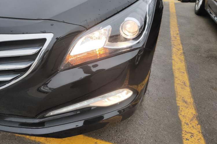 Used Hyundai Mistra 2014 1.8L Automatic Smart GLS Left Front Headlight