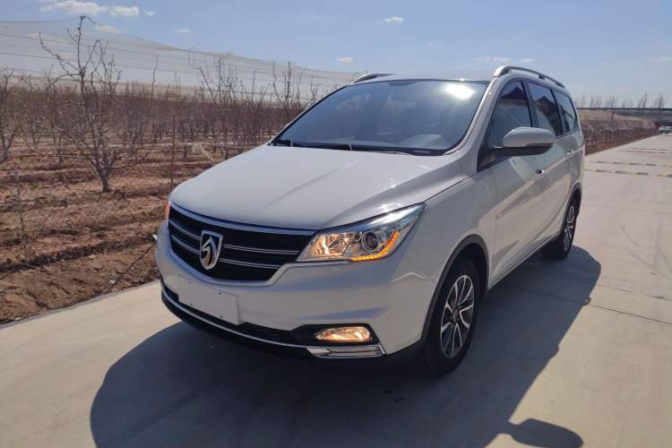 Used Baojun 730 2019 1.5L Manual Fashion Model 7-seater China VI