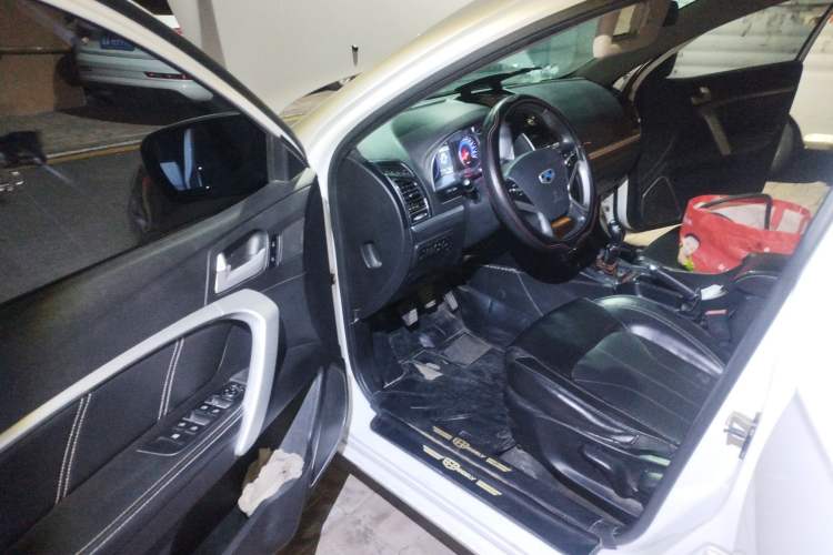 Used Geely Auto Emgrand 2016 Sedan 1.5L Manual Upward Edition