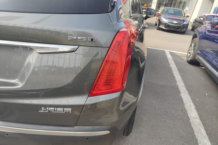 Used Cadillac XT5 2018 25T Luxury Model