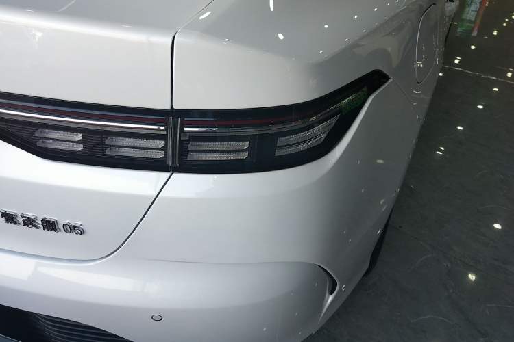 Used BYD Destroyer 05 2024 HONOR Edition DM-i 55KM Luxury Model Right Rear Taillight