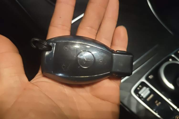 Used Mercedes-Benz C-Class 2017 Facelift C 200 Station Wagon Vehicle Key