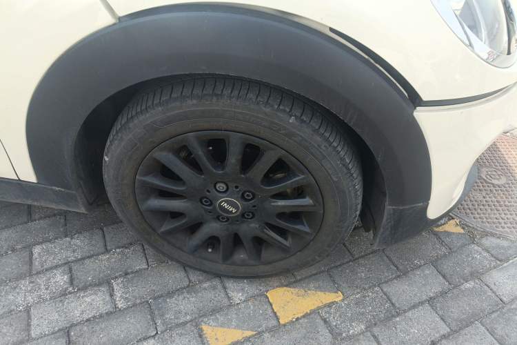 Used MINI 2018 1.5T COOPER Classic Edition Five-Door Version Right Front Wheel Hub