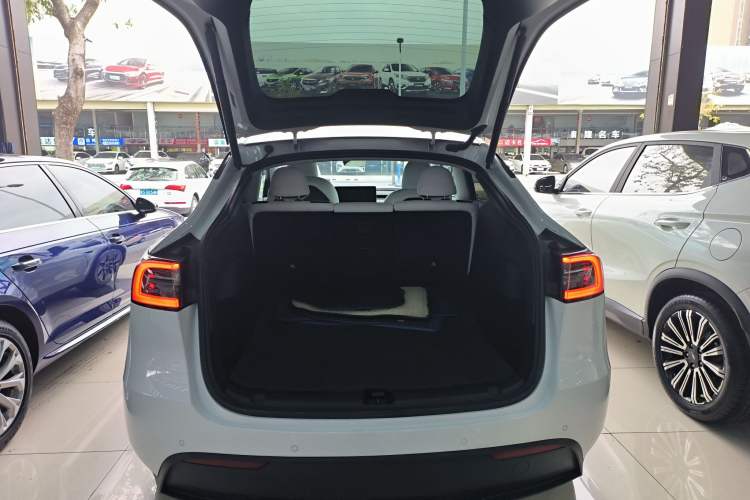 Used Tesla Model Y 2023 Rear-Wheel-Drive Version