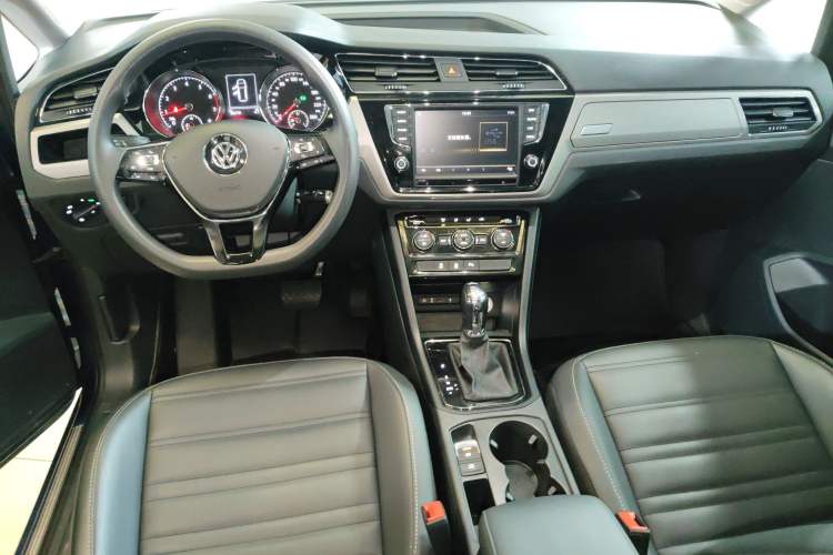 Used Volkswagen Touran 2018 Volkswagen Touran L 280TSI DSG Comfort Edition 7 Seats China V Emission Standard Center Console