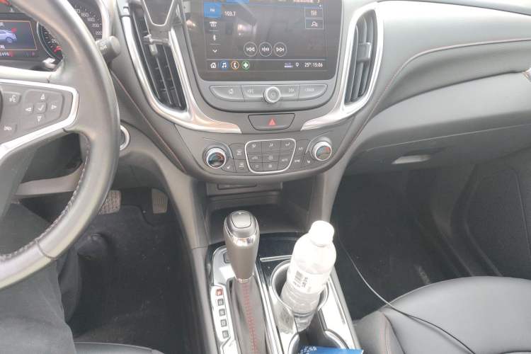 Used Chevrolet Equinox 2019 Redline 550T Automatic All-Wheel-Drive RS Model China VI Standard Audio And AC Panel