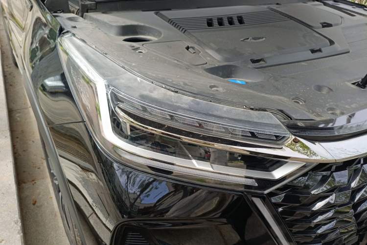 Used Chery Tiggo 8 PRO 2024 Champion Edition 290T Two-Wheel Drive Shining Version 5 Seats Right Front Headlight