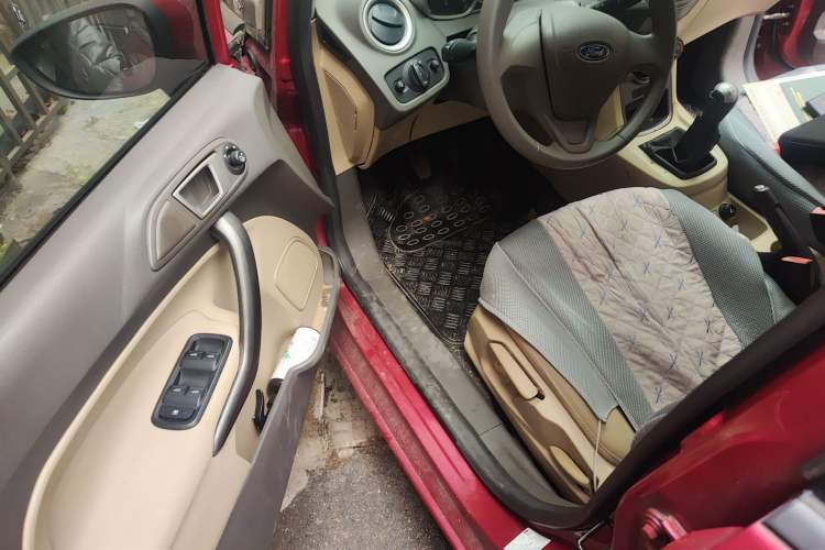 Used Ford Fiesta 2011 Hatchback 1.5L Manual Fashion Edition Driver Seat