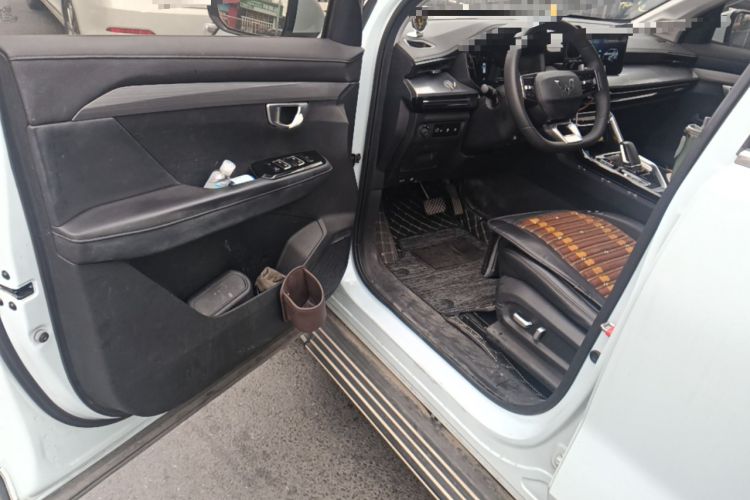 Used Wuling Asta 2022 2.0L DHT Electric-Speed Version Driver Seat