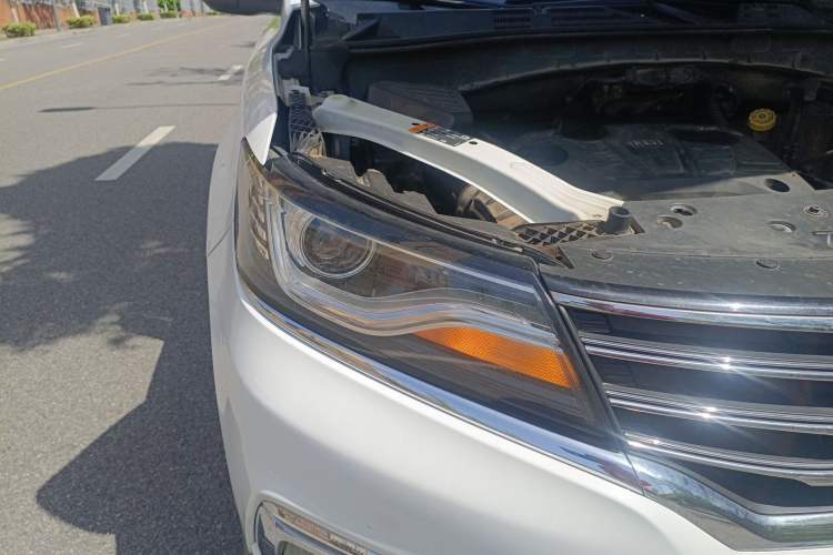 Used Roewe RX5 2016 20T Two-Wheel Drive Automatic Internet Smart Edition
