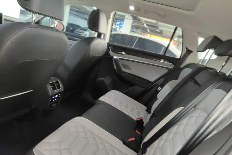 Used Volkswagen Tayron 2023 280TSI Two-Wheel-Drive Luxury Plus Advanced Version